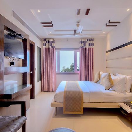 Empire Suites, Neu-Delhi Exterior foto