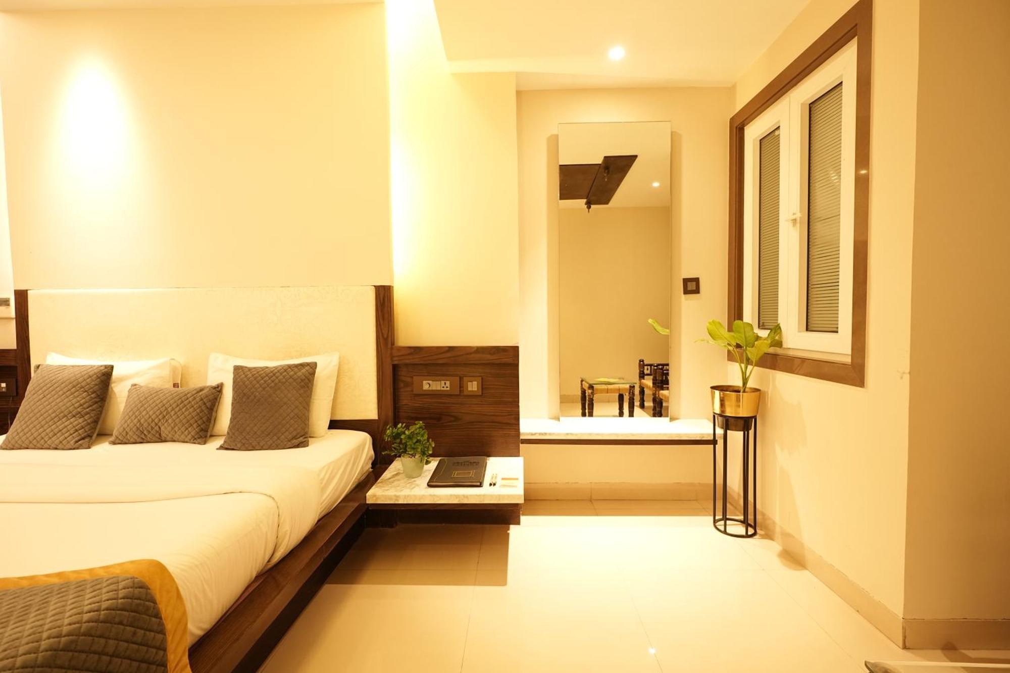 Empire Suites, Neu-Delhi Exterior foto