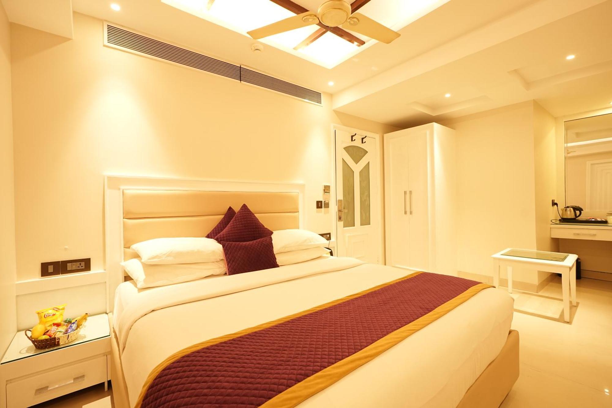 Empire Suites, Neu-Delhi Exterior foto