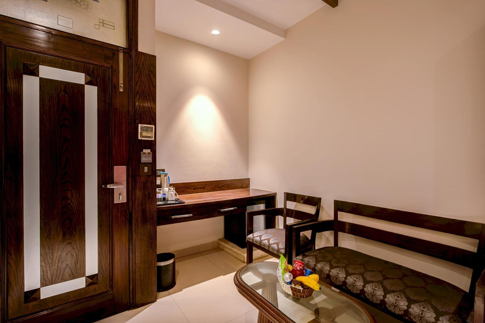 Empire Suites, Neu-Delhi Exterior foto