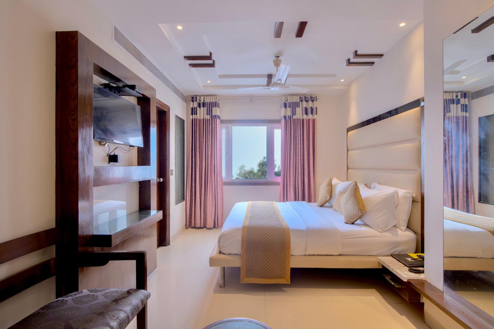 Empire Suites, Neu-Delhi Exterior foto