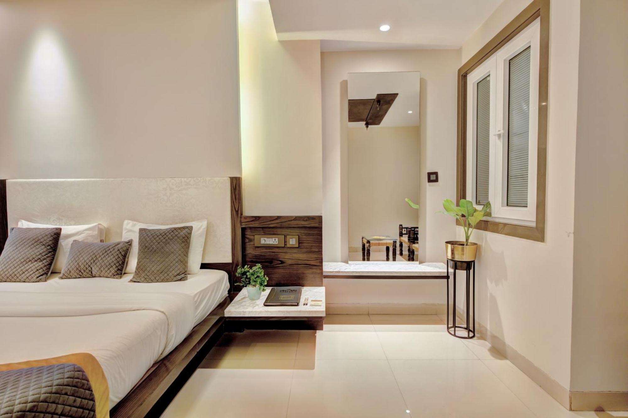 Empire Suites, Neu-Delhi Exterior foto